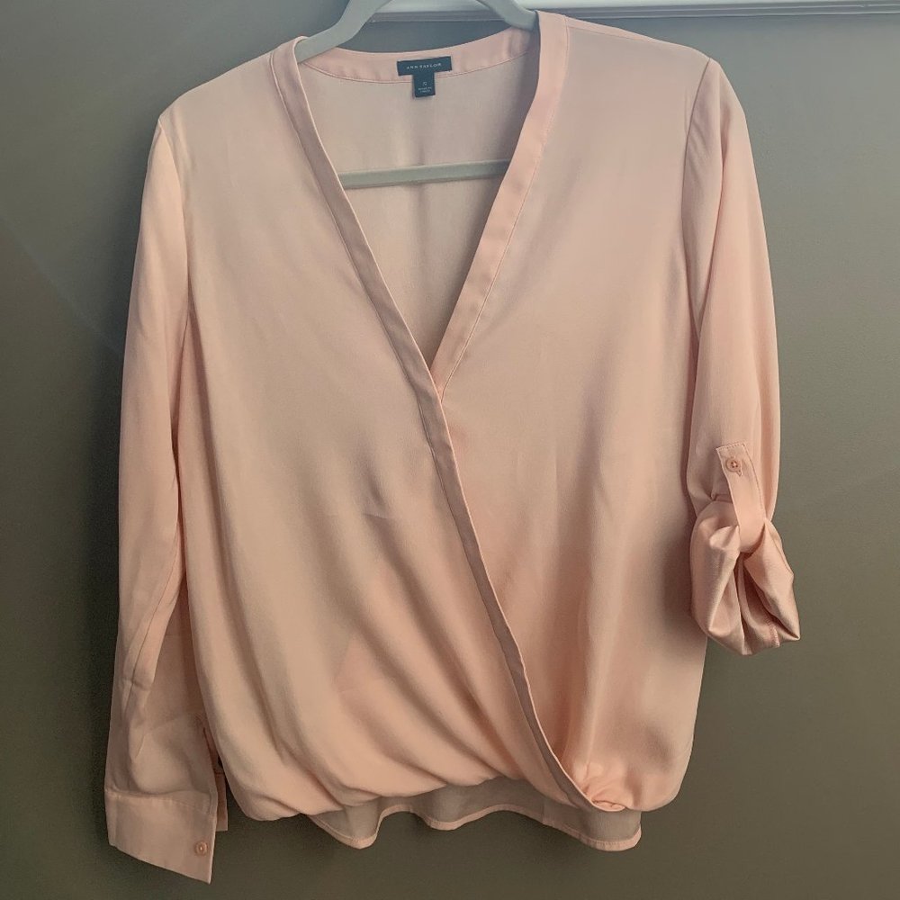 NWOT Ann Taylor Crossover V-Neck LS Shirt Size S